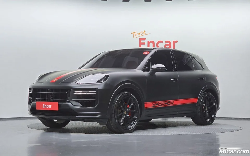 Porsche Cayenne 3.0 2023 — фото 1, купить с доставкой в Москву