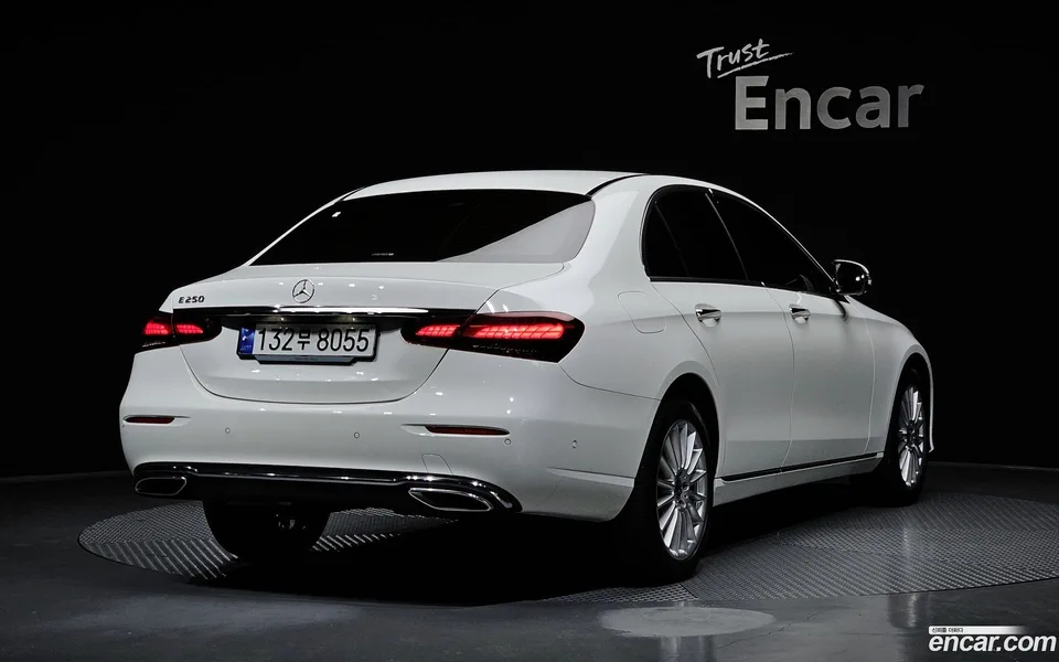 Mercedes-Benz E-Class E250 2023 — миниатюра 2