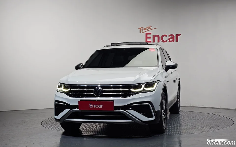 Volkswagen Tiguan Allspace 2.0 TSI 2023 — миниатюра 3