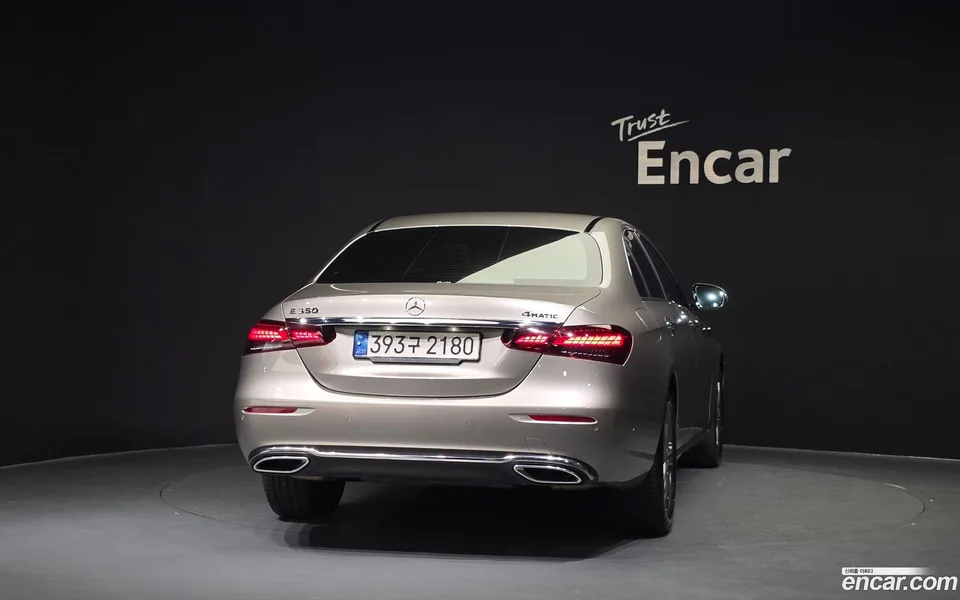 Mercedes-Benz E-Class E350 4MATIC 2022 — миниатюра 4