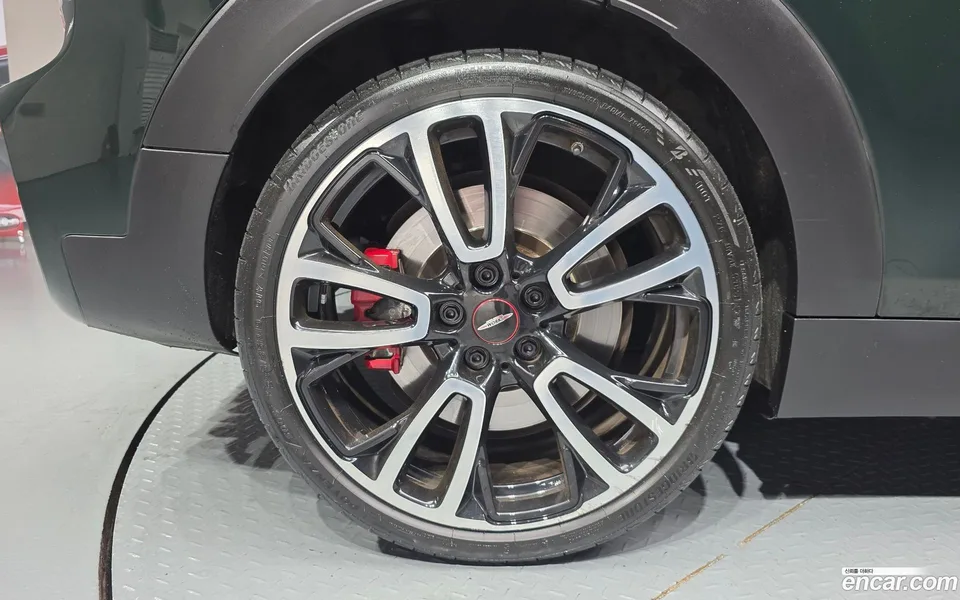 MINI Cooper S Clubman JCW 2023 — миниатюра 2