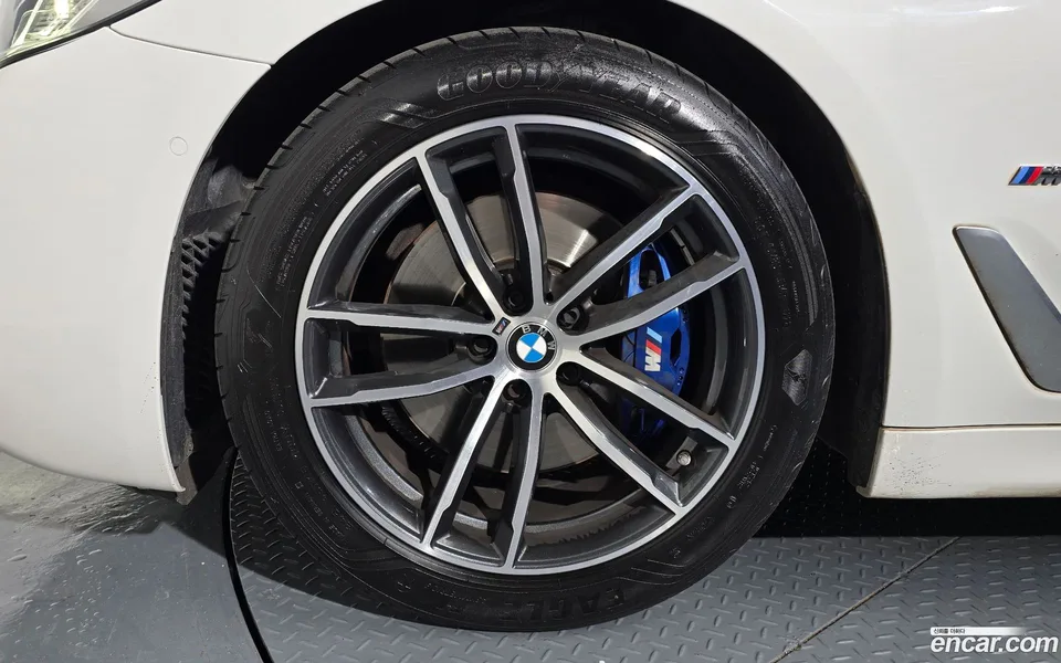 BMW 5 Series 520i M 2022 — миниатюра 5