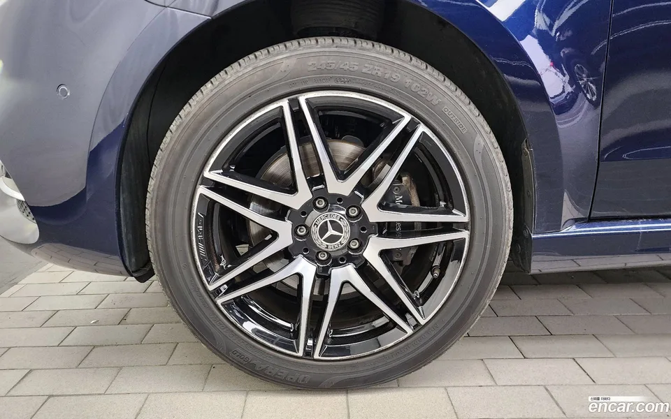 Mercedes-Benz V-Class V300 CDI 2022 — миниатюра 5