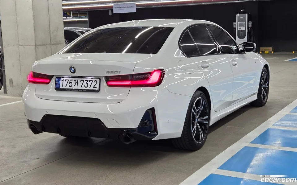 BMW 3 Series 320i M 2023 — миниатюра 2