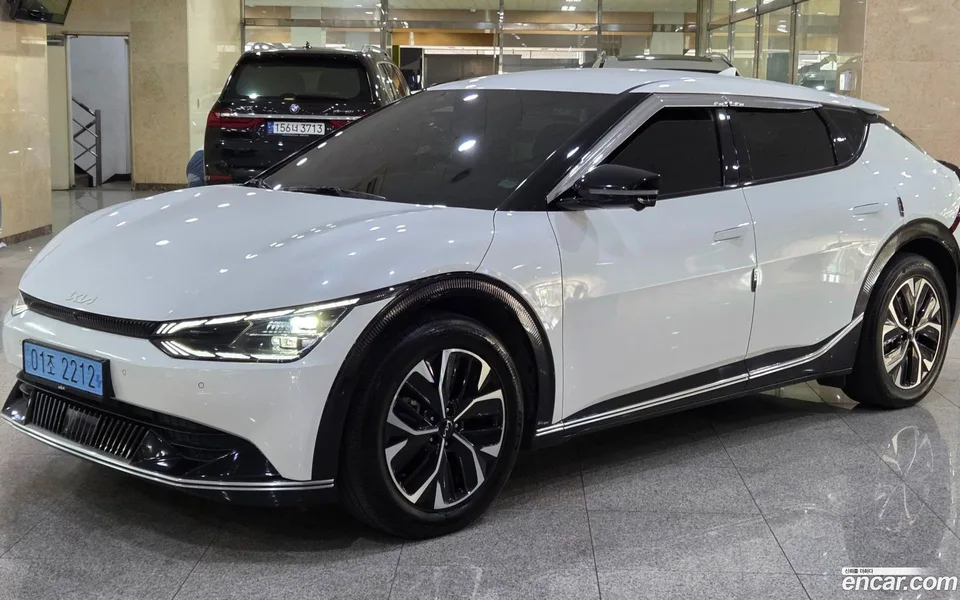 Kia EV6 4WD 2023 — фото 1, купить с доставкой в Москву