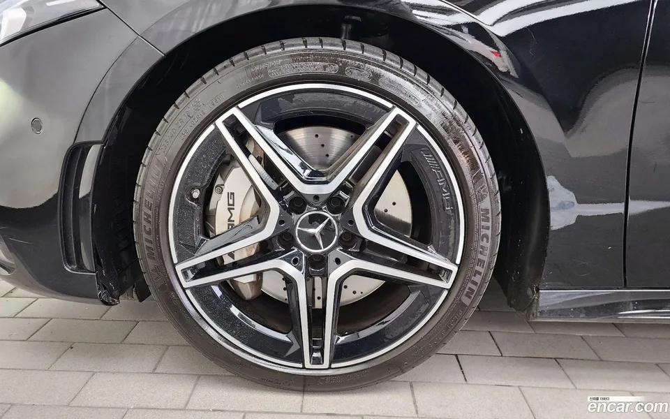 Mercedes-Benz A-Class AMG A35 4MATIC 2022 — миниатюра 2