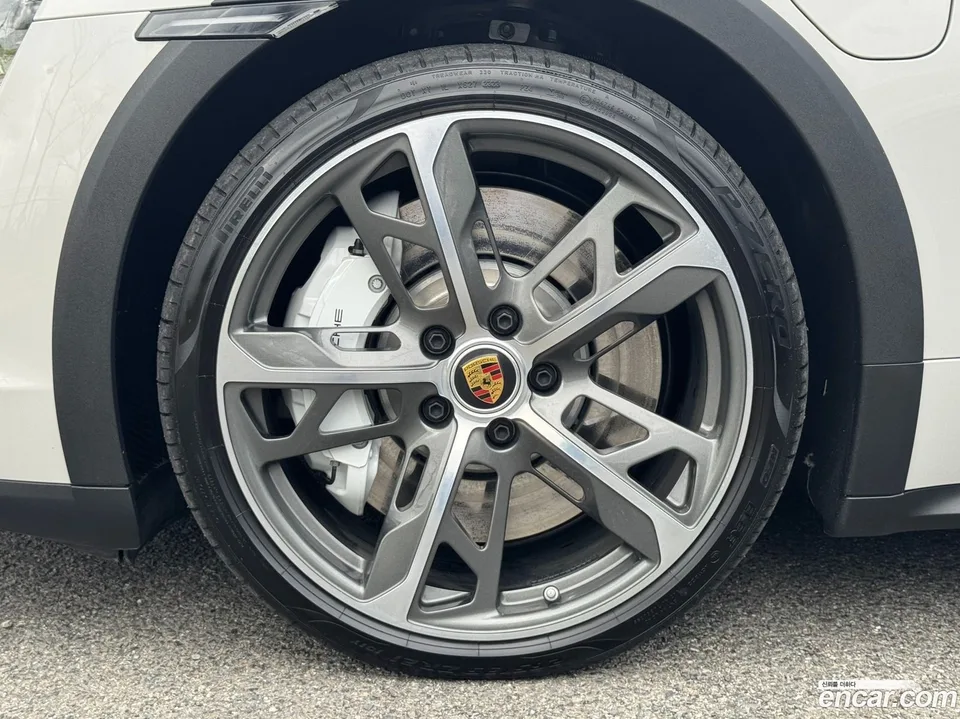 Porsche Taycan 4S 2024 — миниатюра 2