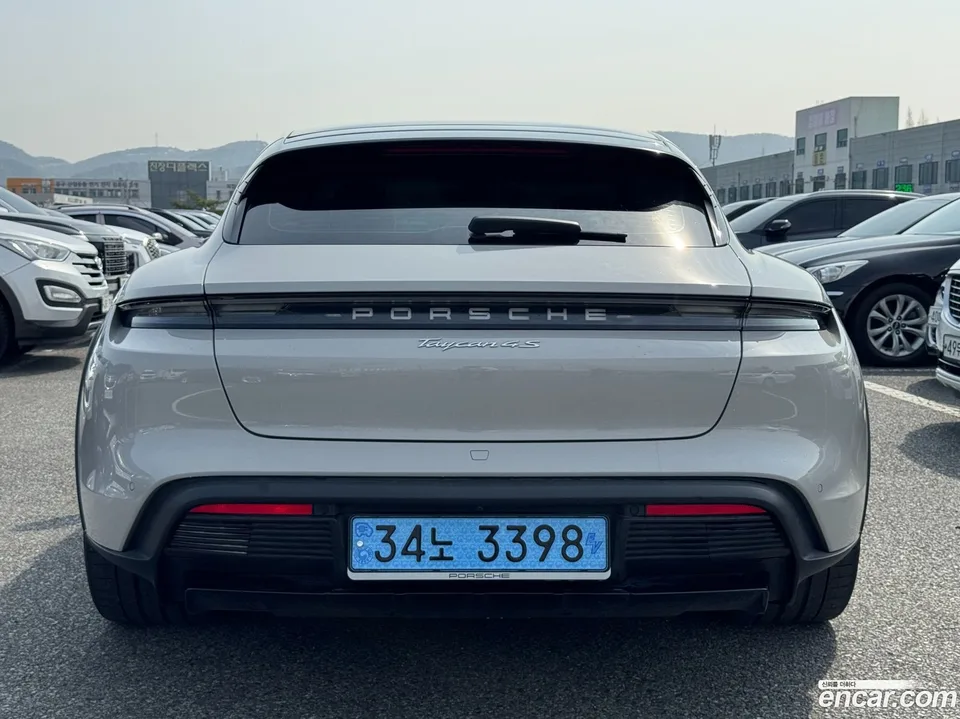 Porsche Taycan 4S 2024 — миниатюра 4