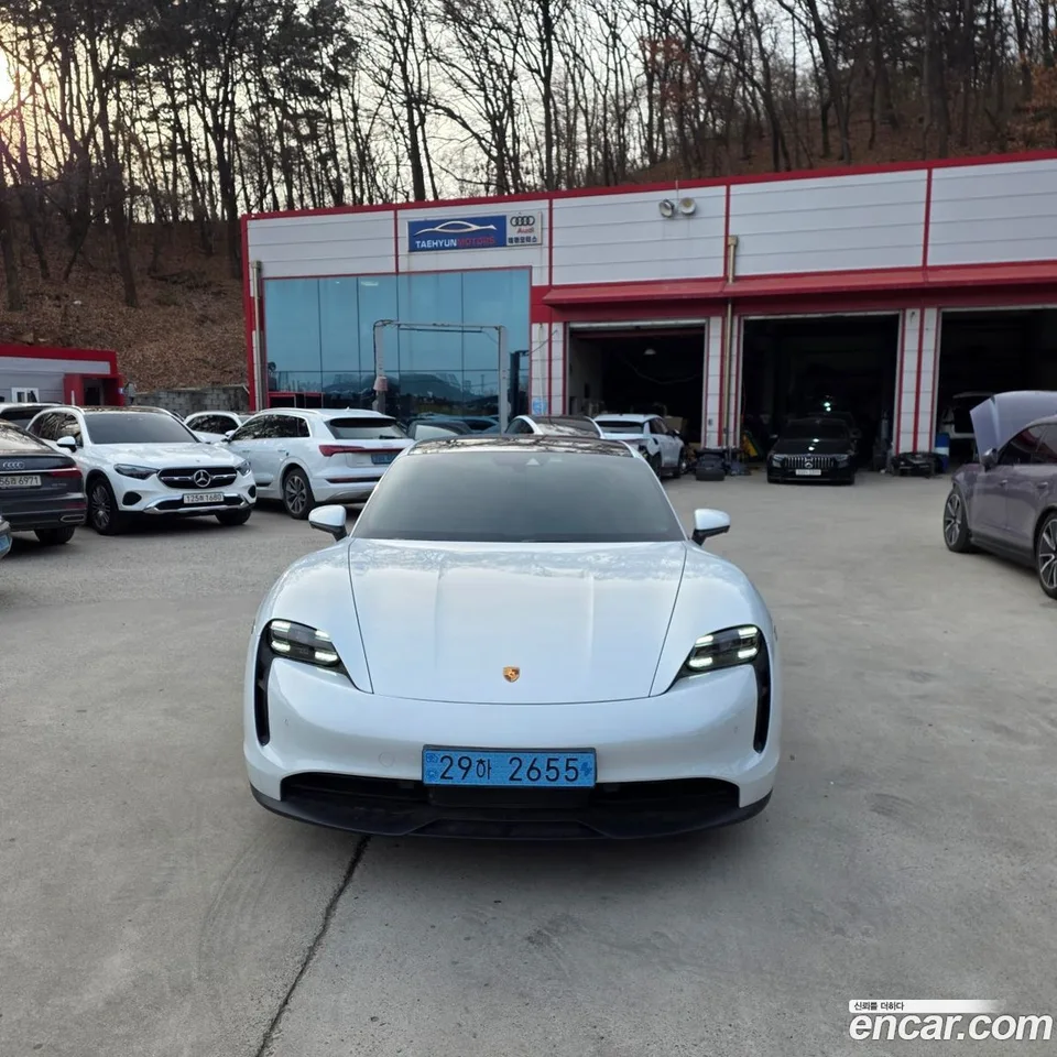 Porsche Taycan 2023 — фото 1, купить с доставкой в Москву