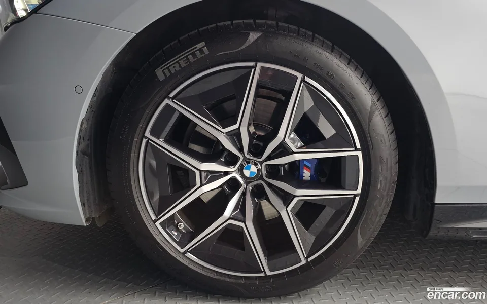 BMW 5 Series 520i M 2024 — миниатюра 2
