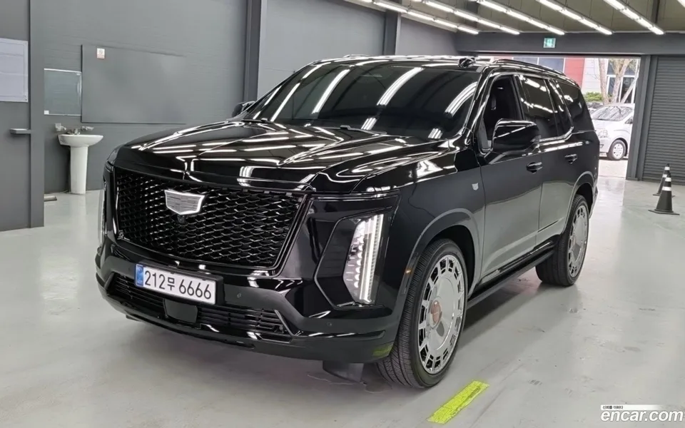 Cadillac Escalade 6.2 2025 — фото 1, купить с доставкой в Москву