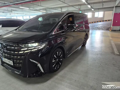 Toyota Alphard 2025 buy in Moscow
