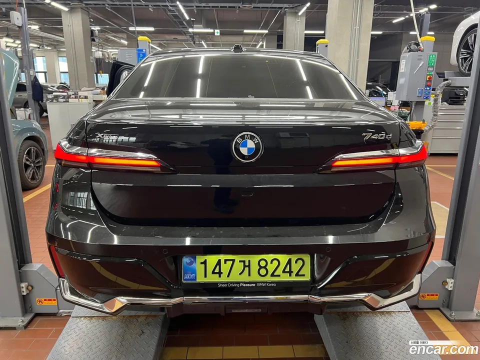 BMW 7 Series 740d xDrive M 2025 — миниатюра 2
