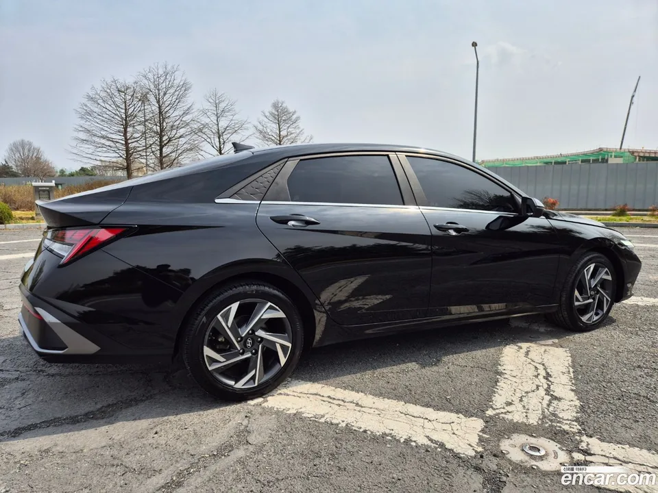 Hyundai Avante CN7 1.6 2023 — миниатюра 2