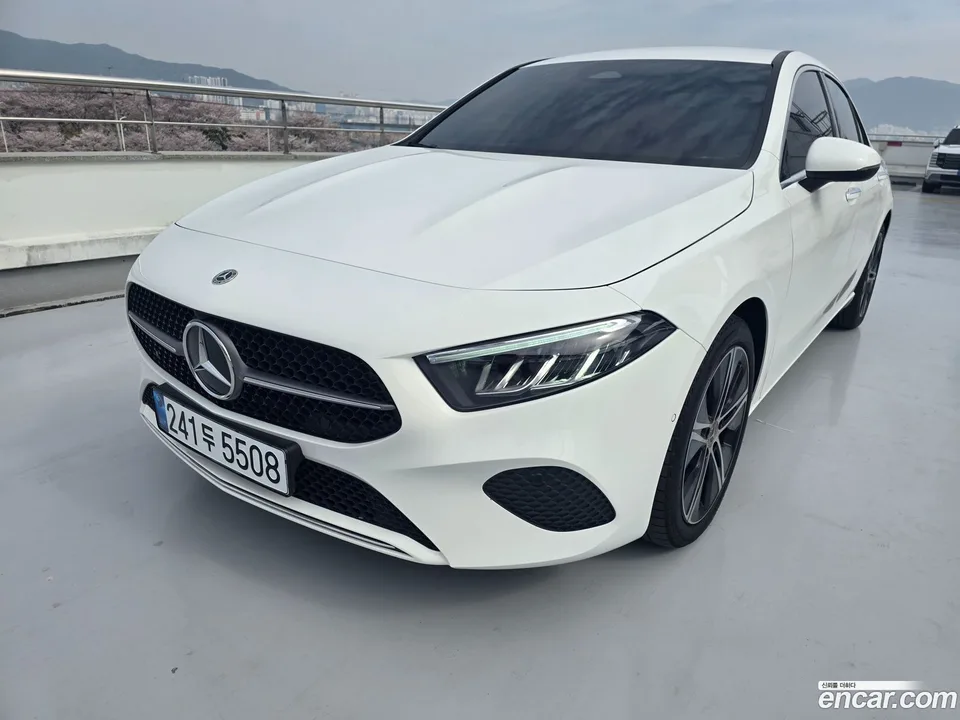 Mercedes-Benz A-Class A220 2025 — фото 1, купить с доставкой в Москву