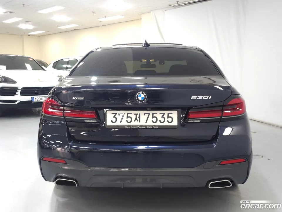 BMW 5 Series 530i xDrive M 2022 — миниатюра 2