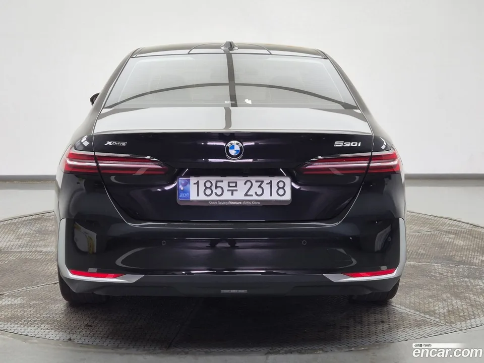 BMW 5 Series 530i xDrive 2024 — миниатюра 3