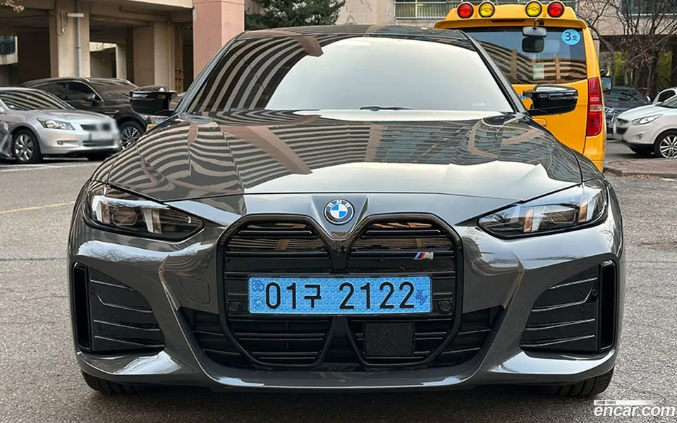 BMW i4 eDrive40 M 2025 — фото 1, купить с доставкой в Москву