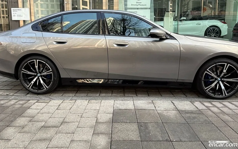 BMW 5 Series 530i xDrive M 2026 — миниатюра 4