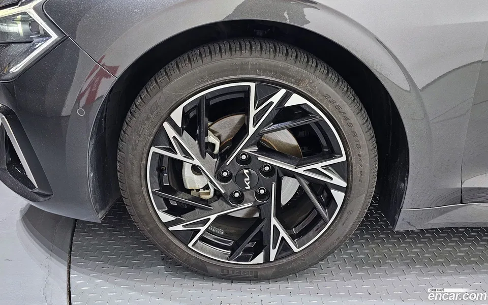 Kia K5 Hybrid 2023 — миниатюра 5