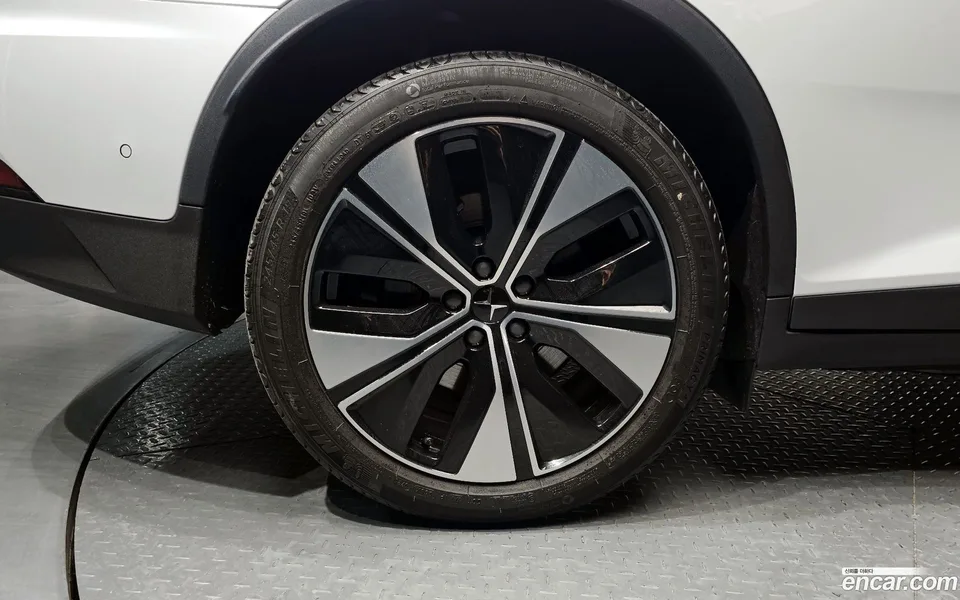 Polestar Polestar 2 2023 — миниатюра 5
