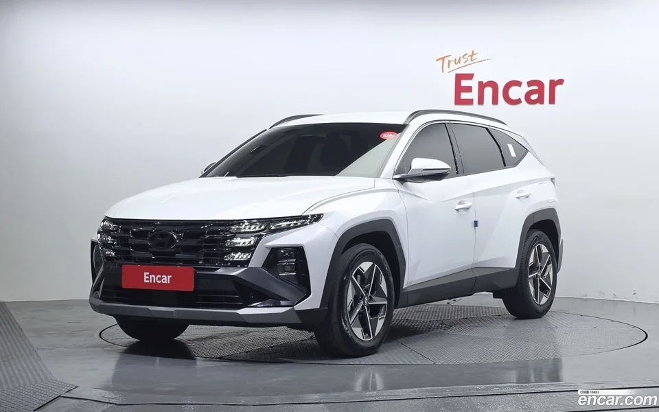 Hyundai Tucson NX4 1.6 2WD 2024 — фото 1, купить с доставкой в Москву
