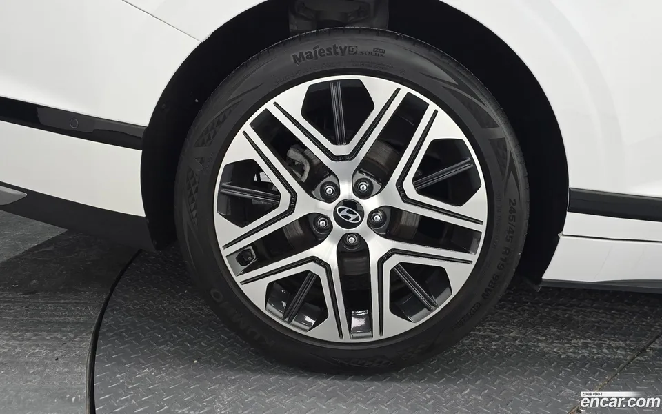 Hyundai Grandeur 2.5 2WD 2023 — миниатюра 2
