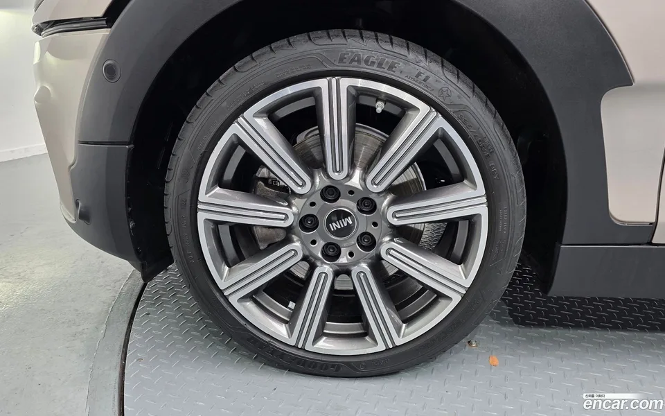 MINI Cooper S Clubman 2023 — миниатюра 2