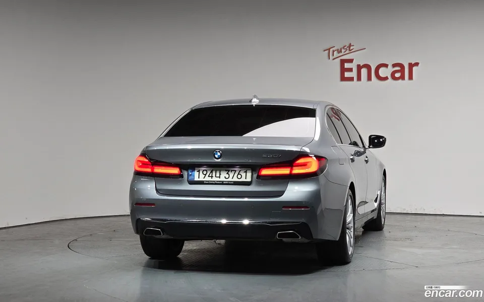 BMW 5 Series 530i 2023 — миниатюра 4