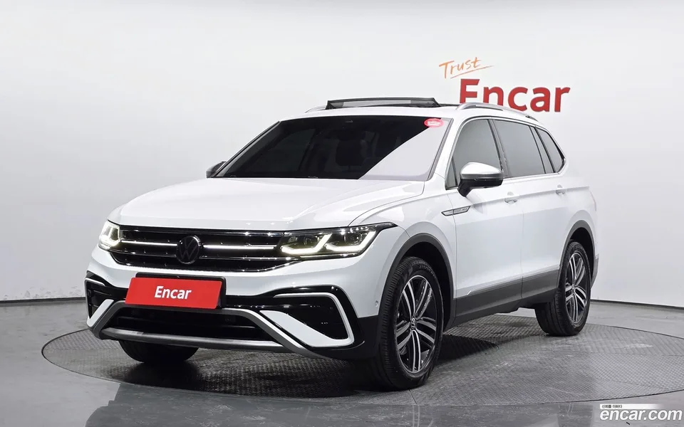 Volkswagen Tiguan Allspace 2.0 TSI 2023 — фото 1, купить с доставкой в Москву