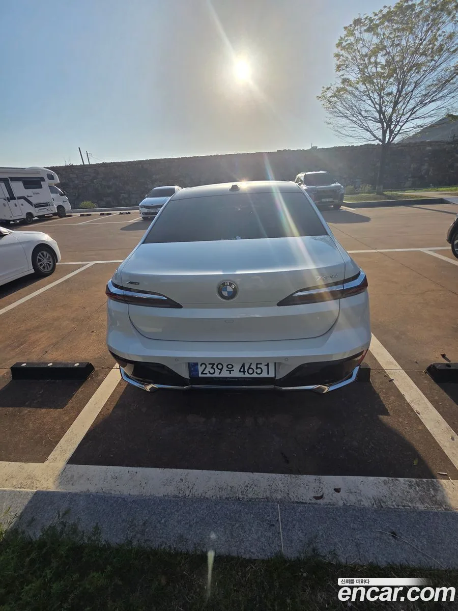 BMW 7 Series 740d xDrive M 2024 — миниатюра 4