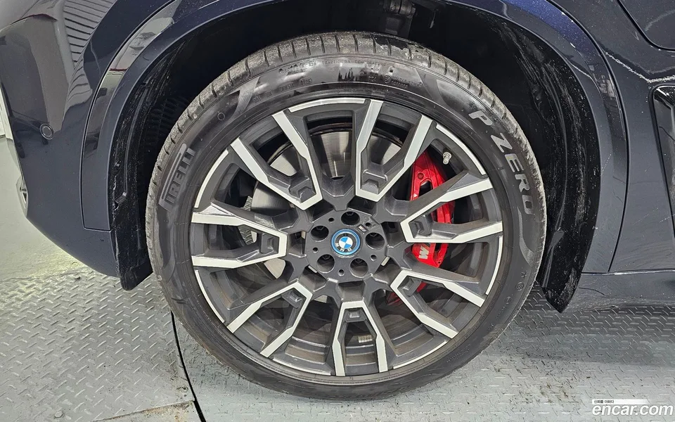 BMW X5 xDrive 50e M 2025 — миниатюра 2