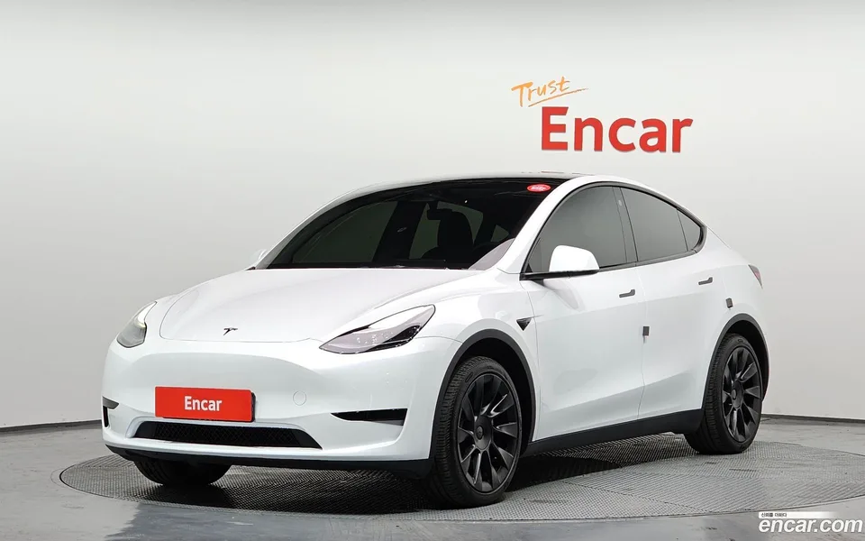 Tesla Model Y RWD 2023 — фото 1, купить с доставкой в Москву