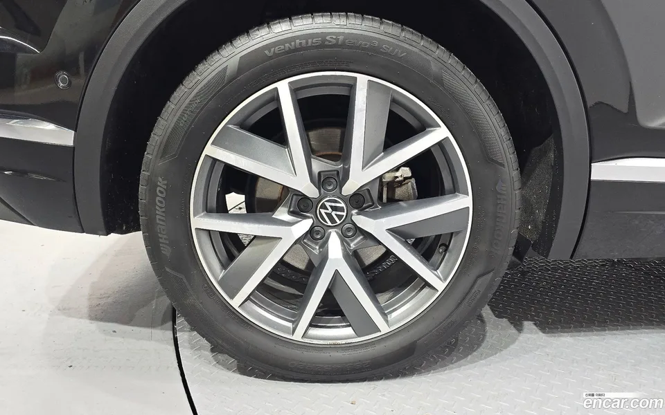 Volkswagen Touareg 3.0 TDI 2023 — миниатюра 2