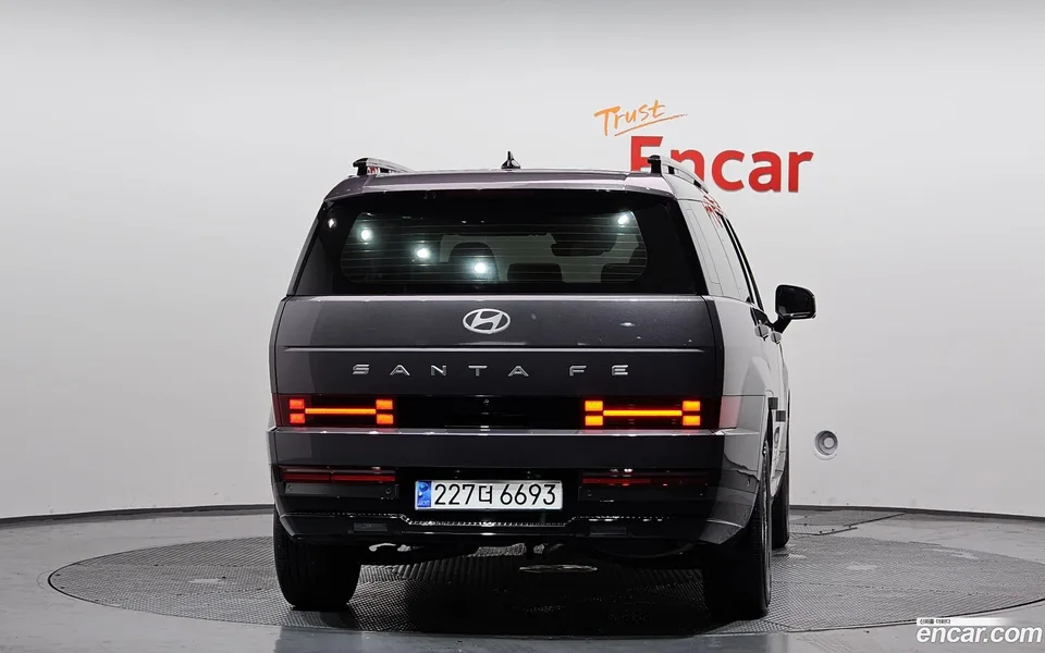 Hyundai SantaFe HEV 1.6 2WD 2023 — миниатюра 4