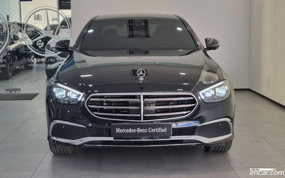 Mercedes-Benz E-Class E350 4MATIC 2022 — миниатюра 3