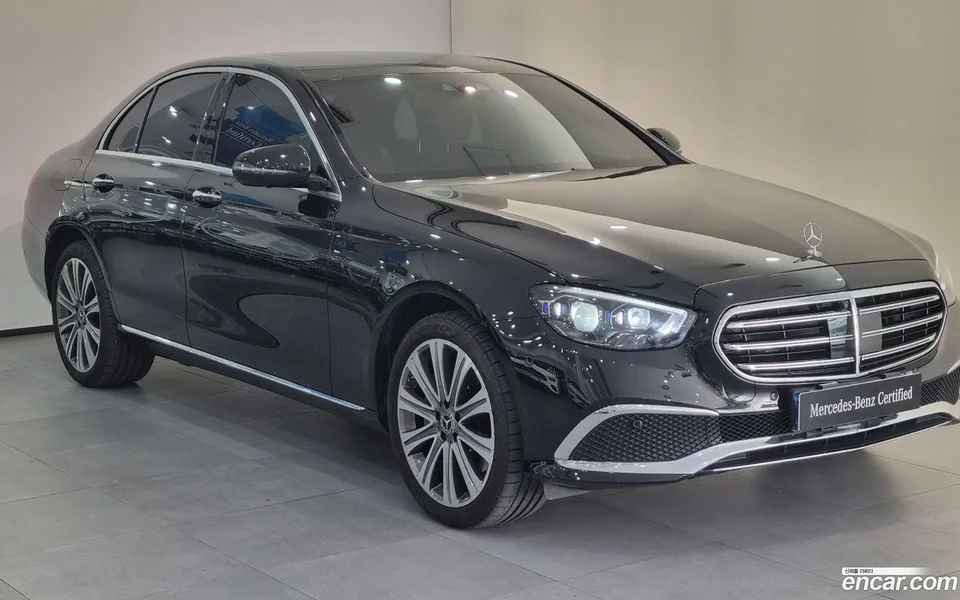 Mercedes-Benz E-Class E350 4MATIC 2022 — фото 1, купить с доставкой в Москву