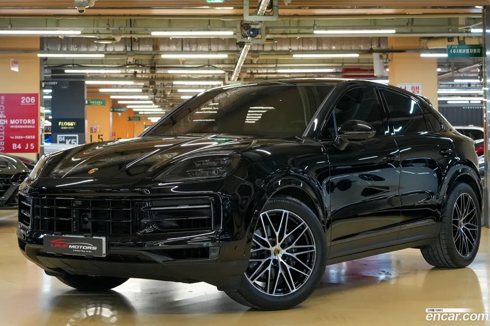 Porsche Cayenne 3.0 2024 — фото 1, купить с доставкой в Москву
