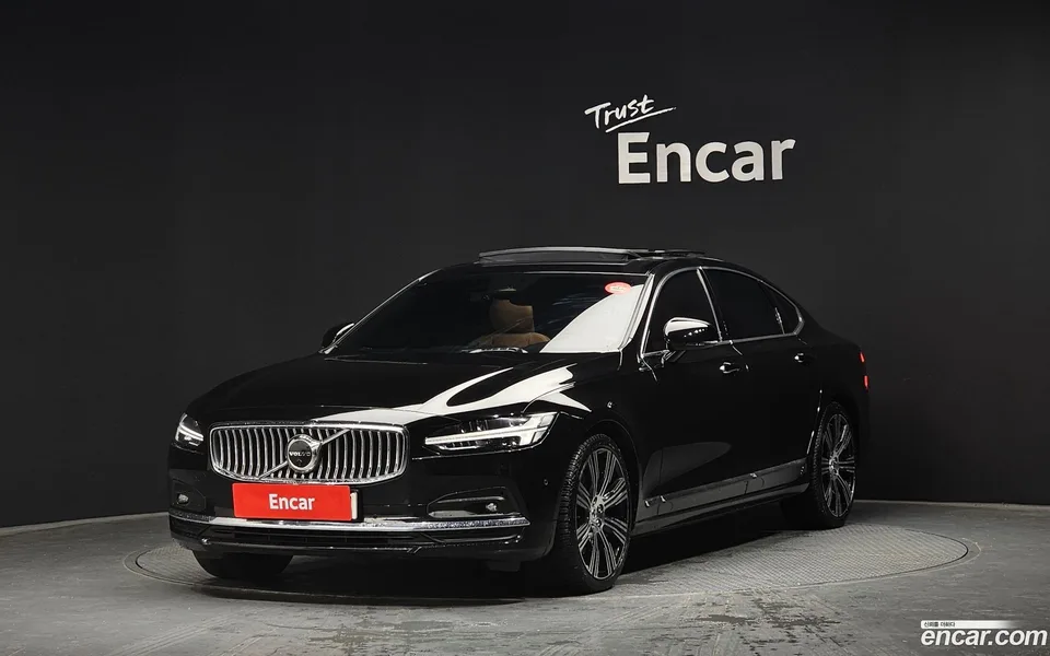 Volvo S90 B6 AWD 2022 — фото 1, купить с доставкой в Москву