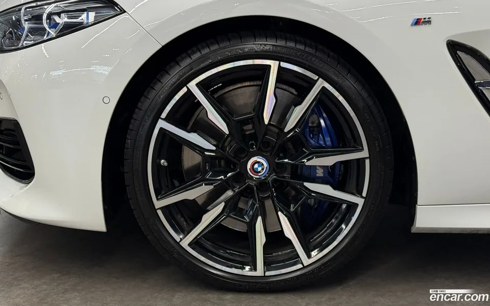BMW 8 Series M850i xDrive 2024 — миниатюра 2