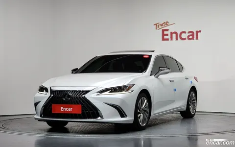 Lexus ES 300h 2023 buy in Moscow