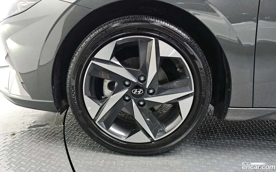 Hyundai Avante 1.6 2023 — миниатюра 2