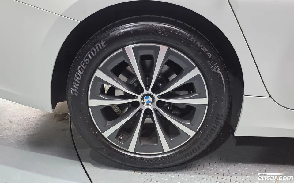 BMW 3 Series 320i 2022 — миниатюра 5