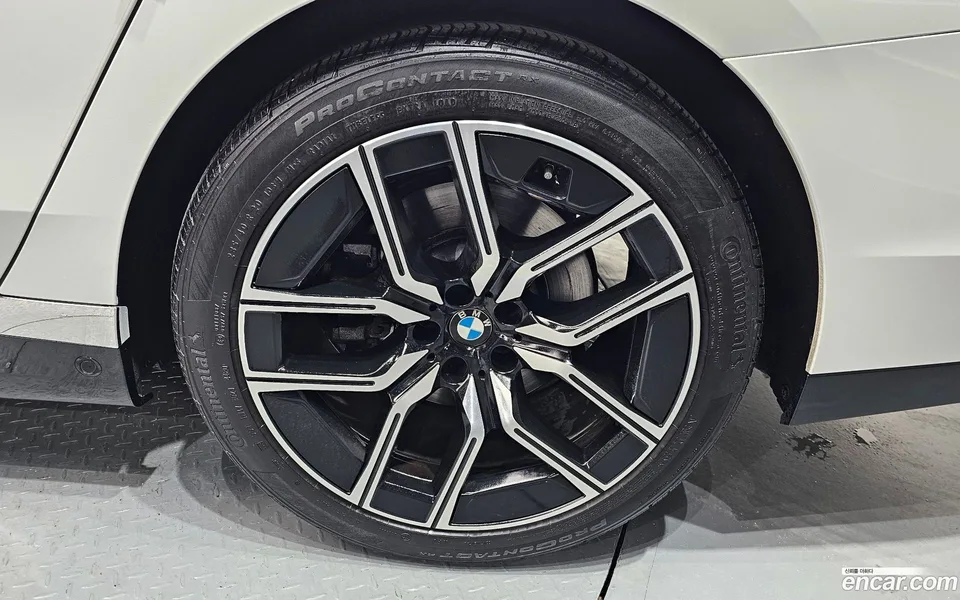 BMW 7 Series 740d xDrive M 2024 — миниатюра 2