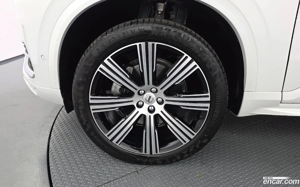 Volvo XC90 B6 2025 — миниатюра 2