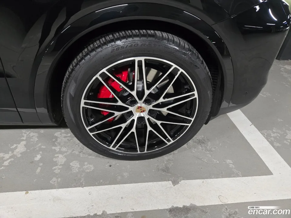 Porsche Cayenne 3.0 S E- 2025 — миниатюра 2