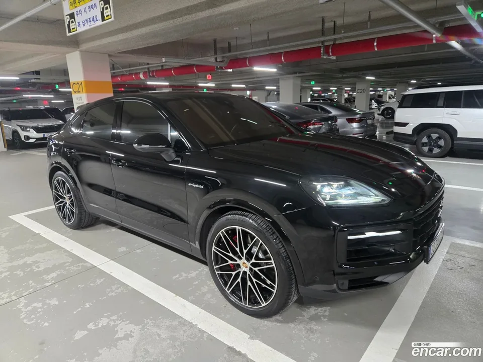 Porsche Cayenne 3.0 S E- 2025 — фото 1, купить с доставкой в Москву
