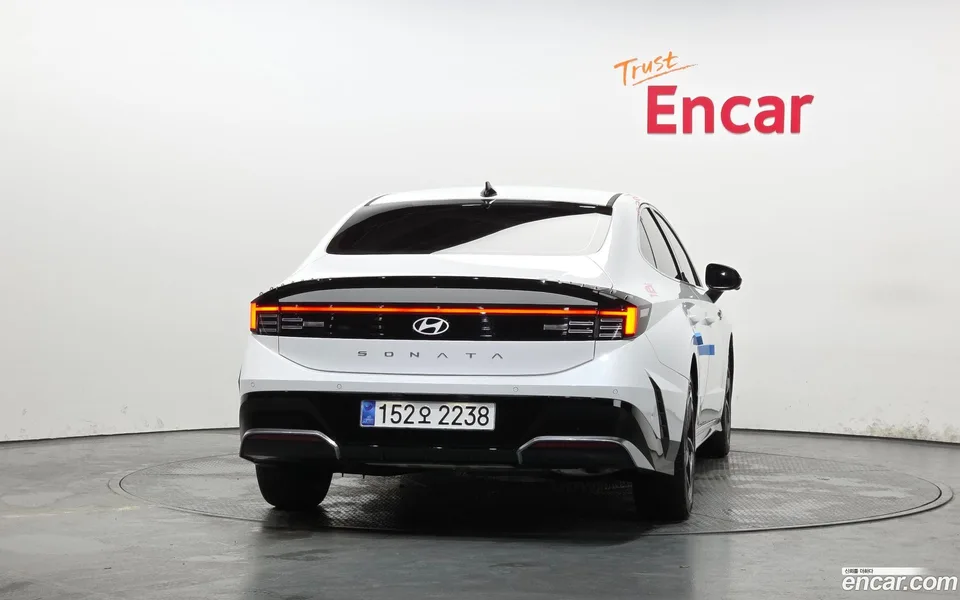 Hyundai Sonata The Edge Hybrid 2025 — миниатюра 4