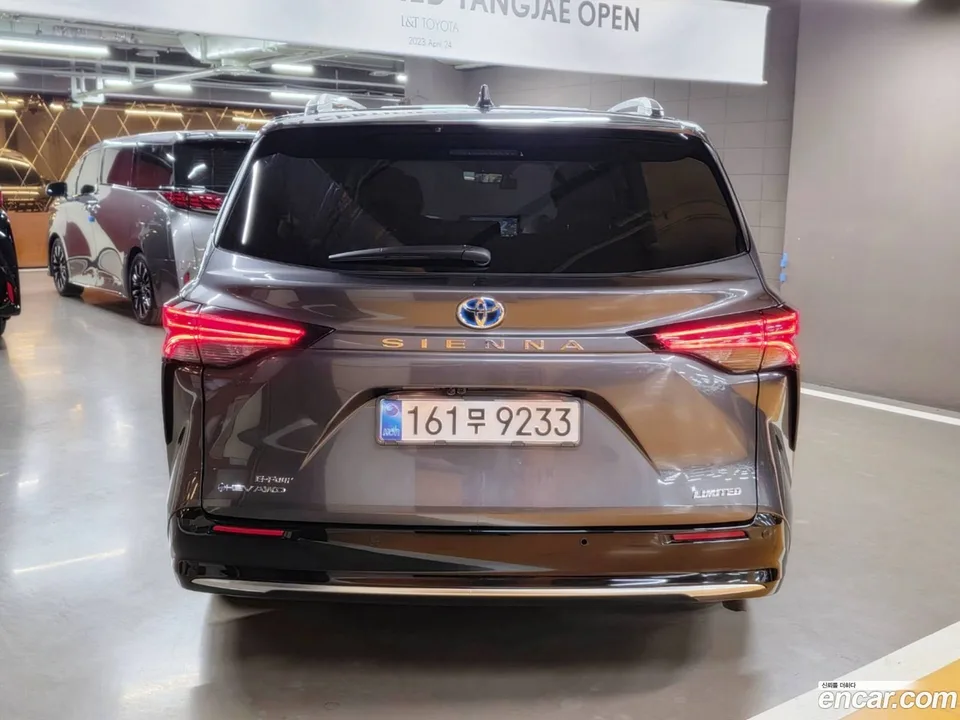 Toyota Sienna 2.5 AWD 2025 — миниатюра 3