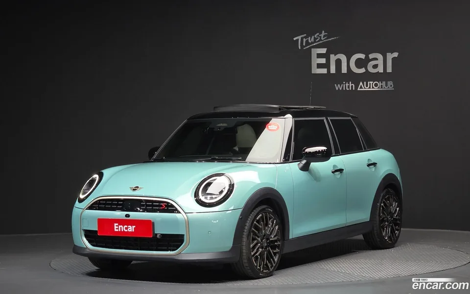 MINI Cooper S 5 2025 — фото 1, купить с доставкой в Москву
